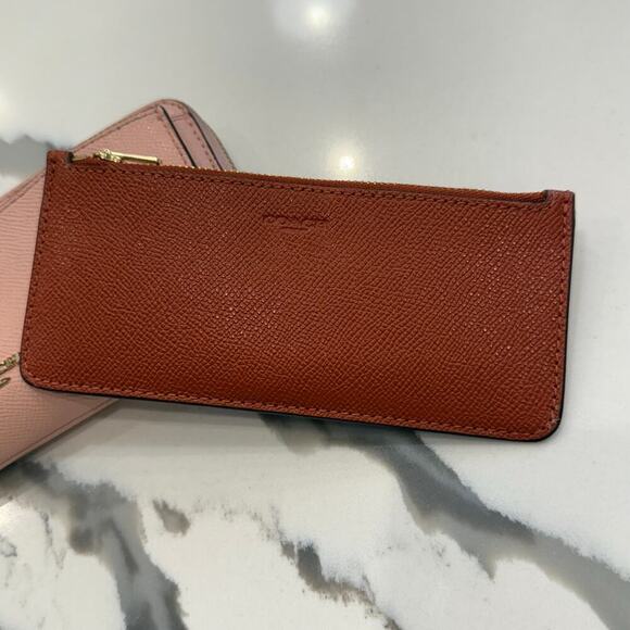 Coach Colorblock
Multifunctional Wallet
F25967 Blush/Terracotta - Picture 14 of 15